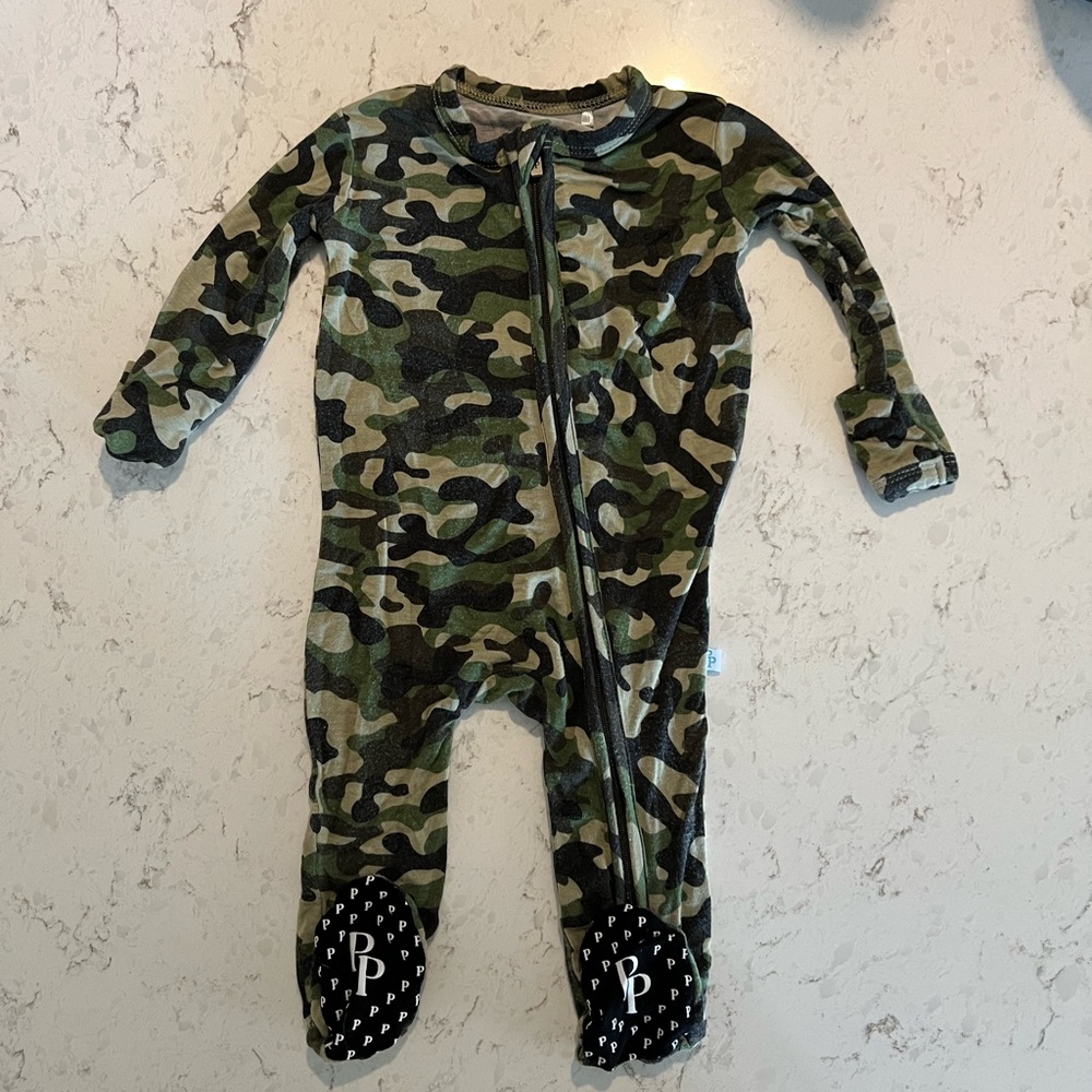 Posh Peanut Army print zippered footie 0-3 months